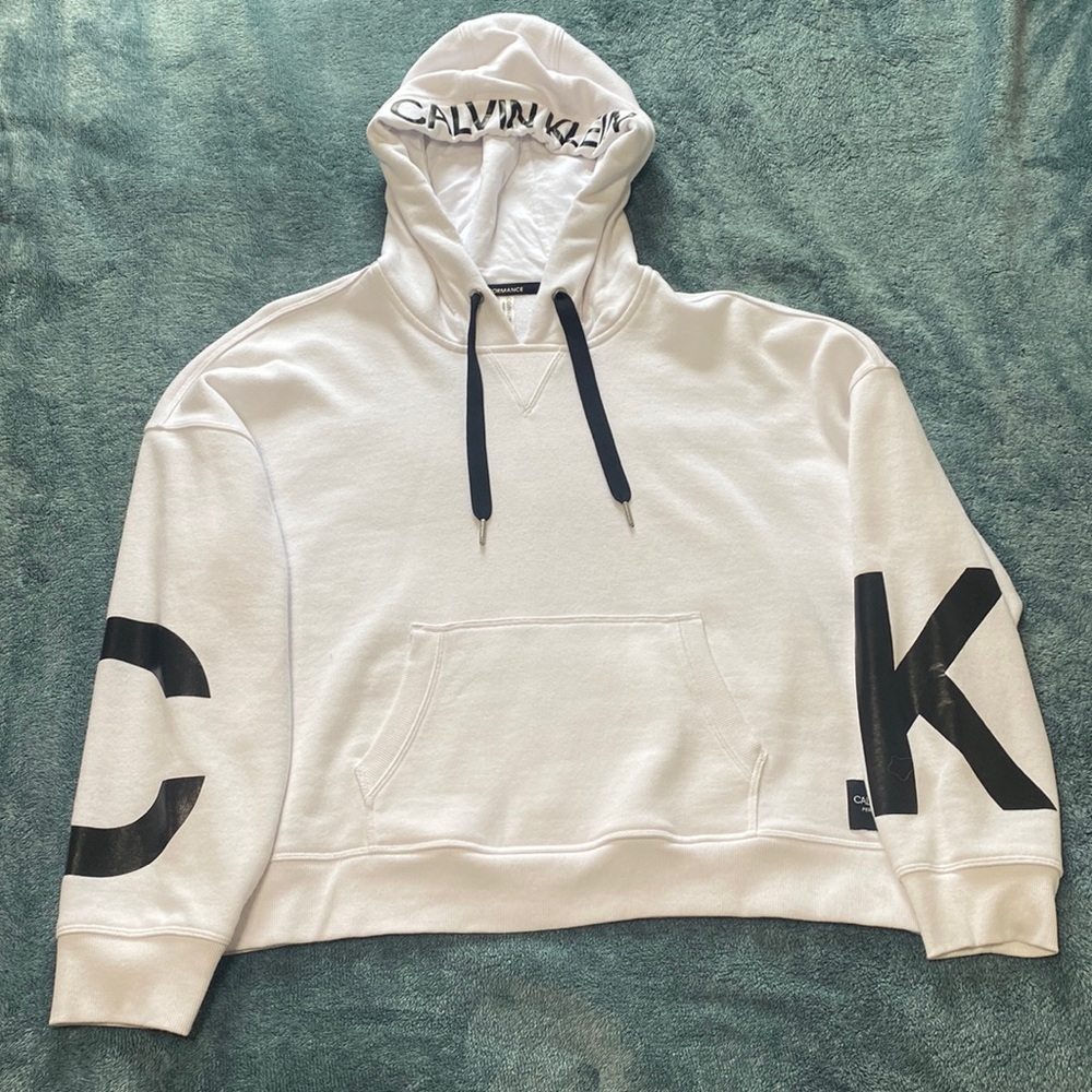 Calvin Klein Woman’s cropped hoodie